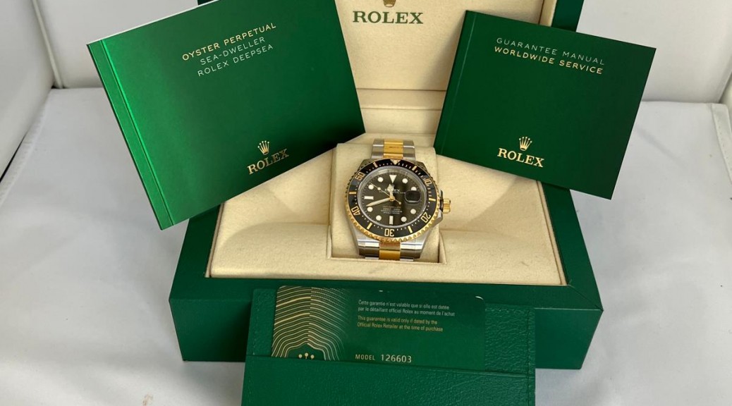 Stahlgoldene Herrenarmbanduhr ROLEX Sea Dweller